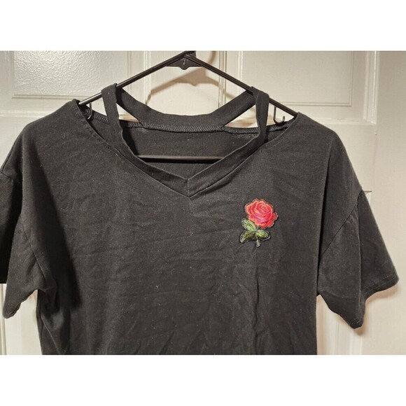 Black Rose Patch Graphic Boxy Cropped Tee - Picture 6 of 8